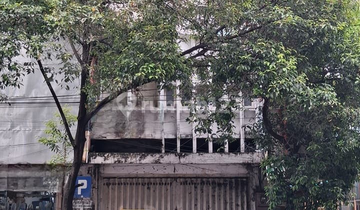 Disewakan Ruko 2 Lantai Strategis di Samping Jalan Jombang