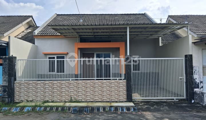 Renovated House Ready to Occupy in Metro Graha Tunggorono, Jombang