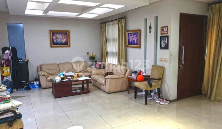 Rumah 2 Lantai Bagus SHM di Bintaro, Tangerang Selatan