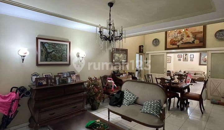 Rumah Bagus Semi Furnished di Bintaro, Tangerang Selatan