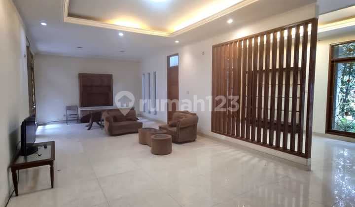 Rumah 2 Lantai Semi Furnished SHM di Bintaro, Tangerang Selatan