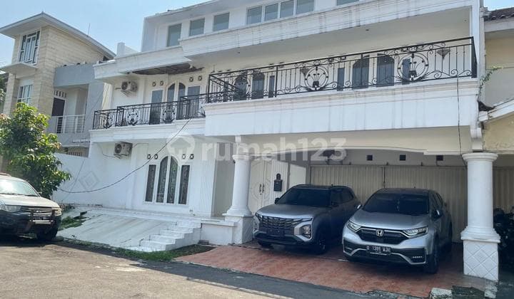 Rumah 3 Lantai Baru SHM di Bintaro, Tangerang Selatan