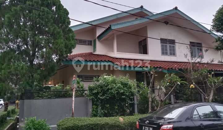 Rumah Bagus Semi Furnished di Bintaro , Tangerang Selatan