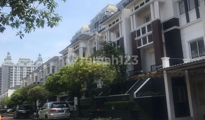 Dijual Dibawah NJOP Rumah The Villas Diatas Mall Of Indonesia