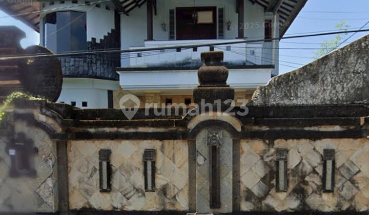 Jayagiri Renon House