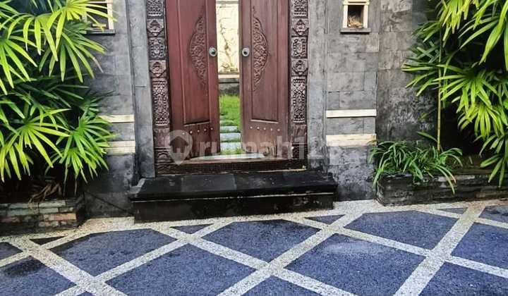 Rumah dengan Lantai 3 Full Furnish di Pamogan