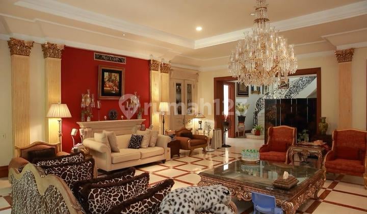 Dijual Rumah Mewah di Menteng SHM 110M² 4Br Semi Furnished