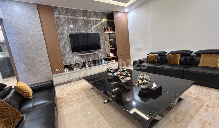 DIJUAL RUMAH DI BSD SERPONG 17x20,5m² 4+1BR 2 LANTAI