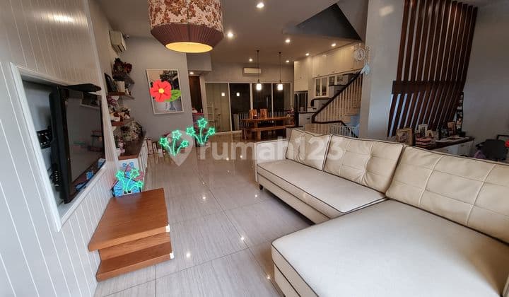 FOR SALE HOUSE IN MANYAR PERMAI 8x17m² 3+1BR SHM FULL FURNISHED