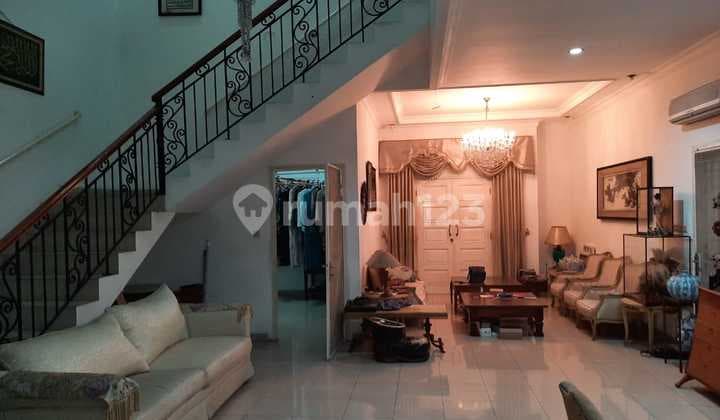 FOR SALE: MEGA KEBON JERUK HOUSE SHM 235m² 4+1BR 2 FLOORS