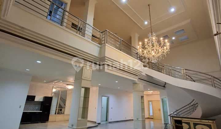 DIJUAL RUMAH MEWAH DI GREEN GARDEN 12x25m² 4+2BR UNFURNISHED