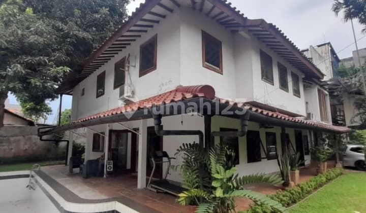 Rumah Asri Harga NJOP Dalam Komplek Strategis di Fatmawati