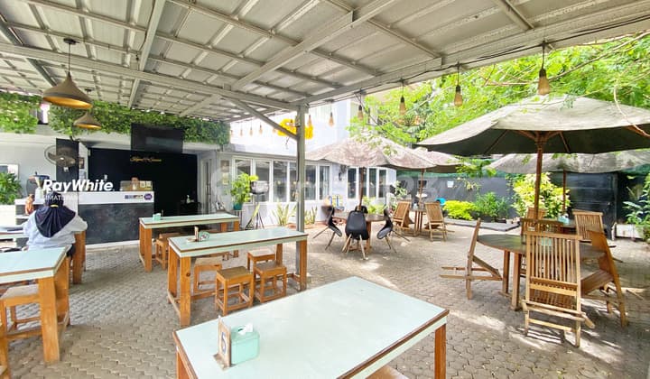 Ruang Usaha Dengan Cafe Working Space Dan Kost Di Tebet Jaksel