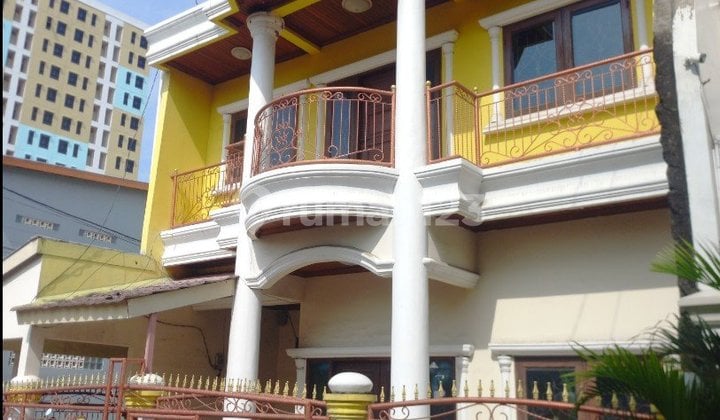 Rumah Hook di Perumahan Grand Malaka Rorotan