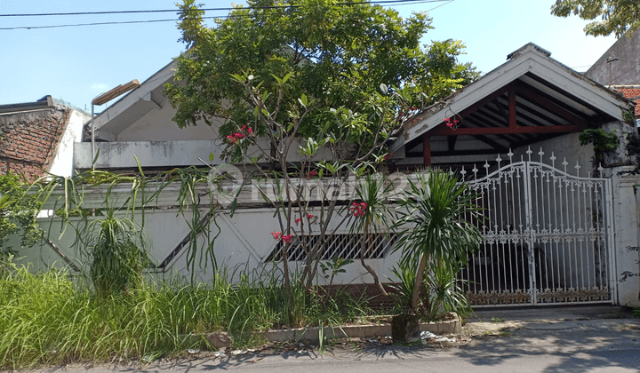 House in Kenjeran Surabaya, 2 Car Row.