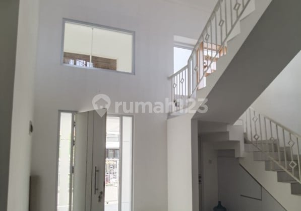 Pesona Bukit Bintaro. Rmh Cozy Modern 2Lt Strategis. Bebas Banjir