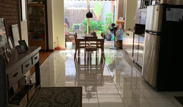 Bintaro Jaya Sector 3, South Tangerang. Ready-to-Occupy House, 2 floors, Cozy Modern.