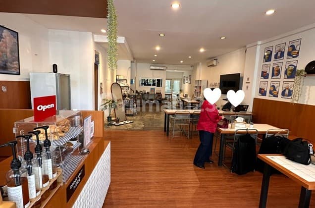 Ruko Emerald Avenue, Bintaro Jaya. 3-Storey Shop House Ready for Use, Strategic Location.