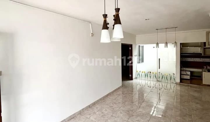 Emerald, Bintaro Jaya. Ready-to-Occupy House, 2 Floors, Modern, Flood-Free