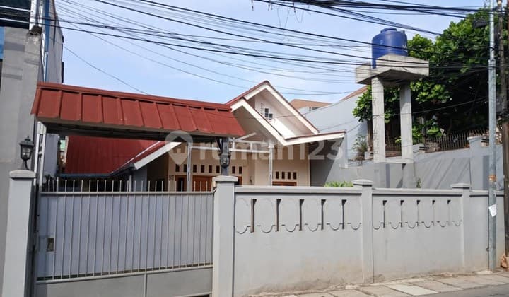 Gandaria Selatan, JakSel. Rumah Siap Huni, Strategis, BEBASBANJIR