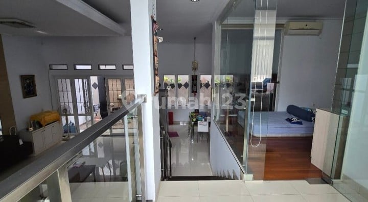 BSD, Puspita Loka. Rumah Mewah Split Level, Siap Huni Cozy Modern