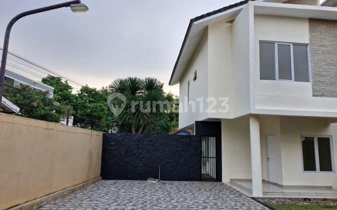 Andara, Pangkalan Jati. Rumah Pojok-Kuldesak 2Lt Cozy Modern, SHM