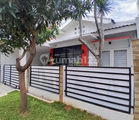 Bintaro Jaya, Sector 9. Cozy Modern 1.5-Story House Ready to Occupy, Flood-Free