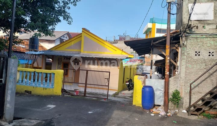 House for Rent in Meruya Utara, Kembangan, West Jakarta