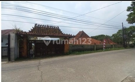 Rumah Klasik di Sentul Selatan Babakan Madang Bogor