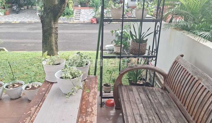 Rumah 2 Lantai Siap Huni Dalam Komplek Di Graha Raya Bintaro .