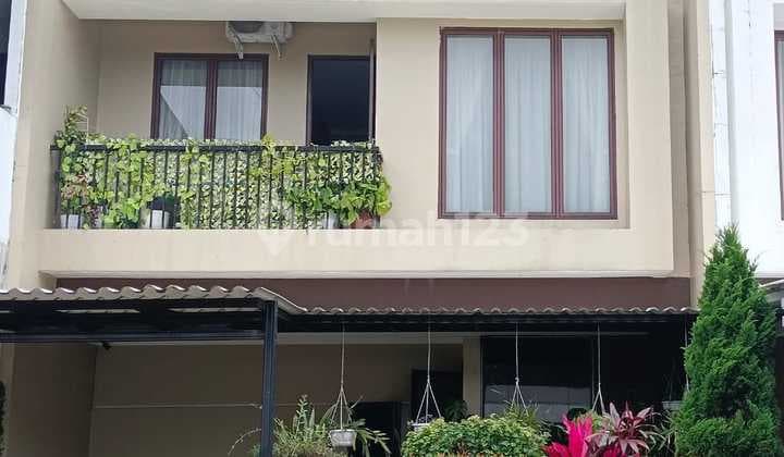 Rumah Asri Lokasi Strategis di Graha Raya Bintaro