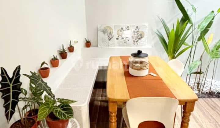 Rumah Minimalis 2Lantai, Baru Renovasi, Semifurnished, Siap Huni dan Dalam Cluster