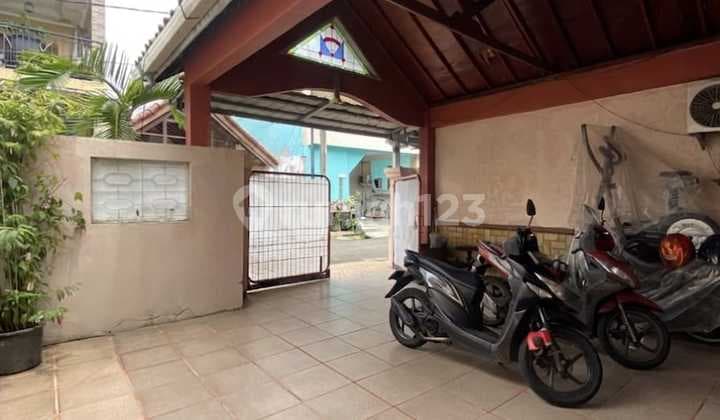 Rumah 1.5 Lantai Dalam Komplek Graha Raya Bintaro