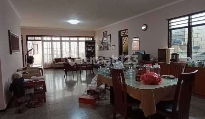 Rumah Tinggal Nyaman. 11/2 Lantai Jl. Kampung Baru Ulujami, Jakarta Selatan.