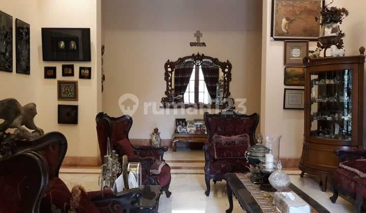 Di Rumah Mewah & Luas di Jl Wijaya Kusuma Raya Pondok Labu Jakarta Selatan