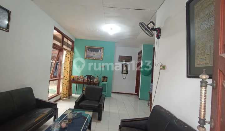 Dijual Rumah Lama Hitung Tanah Dalam Komplek Lokasi di Larangan, Tangerang