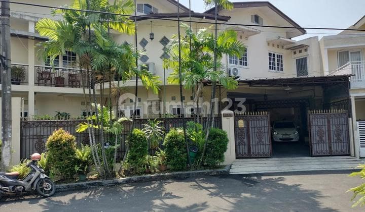 Camar Kontemporer Dgn 5+1Kt& Halaman Belakang