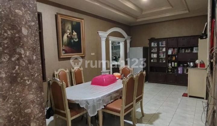 Large 2-Story Hook House in Taman Palem, West Jakarta