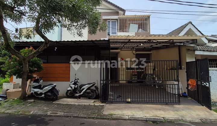 Rumah 2.lantai Kencana.loka Hadap Selatan