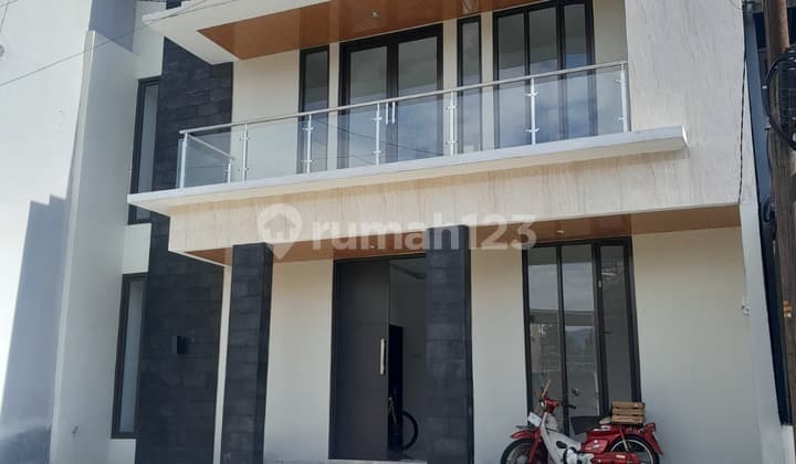 Rumah Mewah Murah Dalam Komplek One Gate System di Bojong Koneng Cikutra SHM