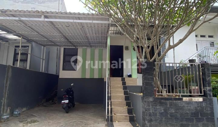 Dijual Murah Rumah Dalam Komplek One Gate System Strategis di Padasuka SHM