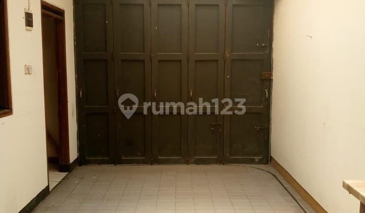One-Story House in Sayap Pahlawan, Bandung City – Strategically Located Within a Complex with Easy Access