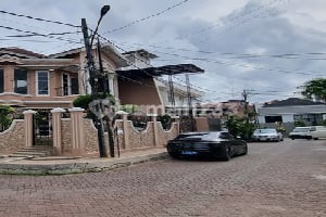 For Sale: Move-in Ready Taman Kencana House, 3+1 Bedrooms, 3+1 Bathrooms, Fully Renovated, Facing Park, Strategic Location Near Soeta Toll Road and Jorr Toll Road.