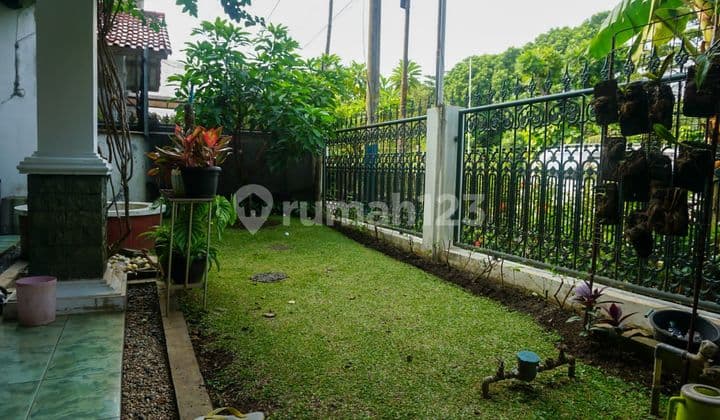 Rumah Nyaman 2 Lantai Dekat Stasiun Di Bintaro Jaya Sektor 2