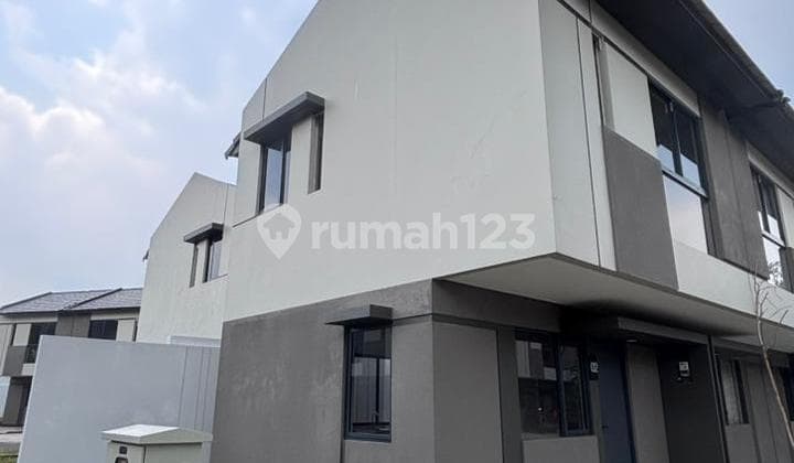 Rumah Hook Siap Huni Dekat Mall Sumarecon Di Park Serpong City