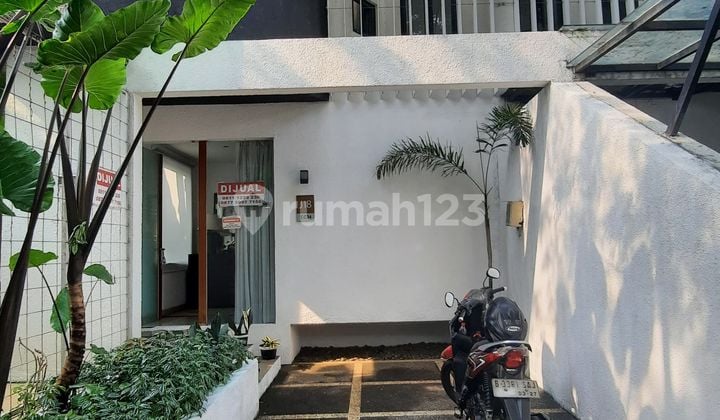 Rumah Hadap Selatan Dalam Cluster Dekat Tol Di Veteran Jaksel