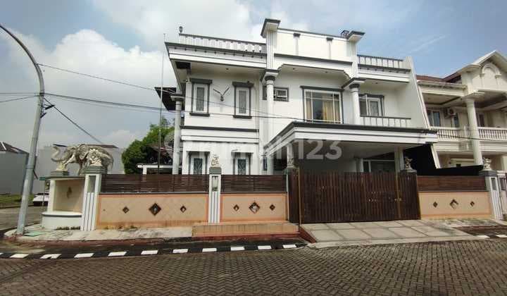 Rumah Hoek mewah 2 lantai , Lokasi Ok di Kelapa Gading Jakarta Utara