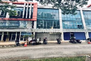 Ruko 3 Lt Aktif Lokasi Strategis di Jalan Utama Boulevard Bintaro