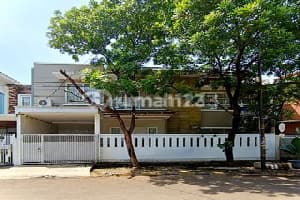 Rumah 2 Lantai dengan Konsep Open Space di Sektor 5 Bintaro