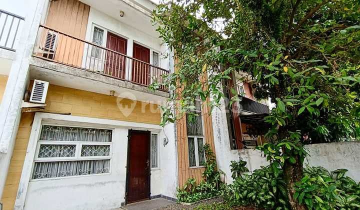 Rumah Vintage Nempel Griya Torina Pondok Ranji Tangerang Selatan